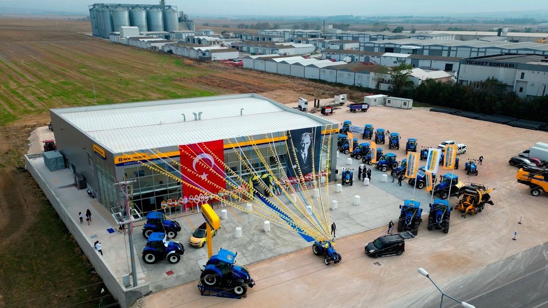 New Holland 3S Plaza